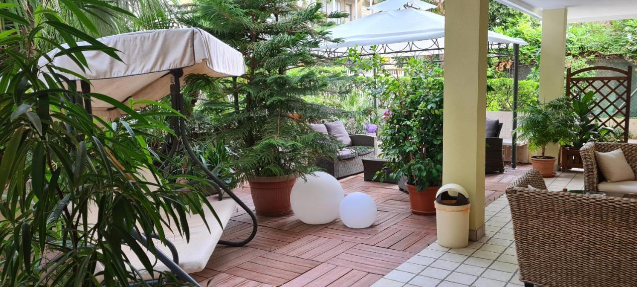 Hotel Beppe Римини Экстерьер фото
