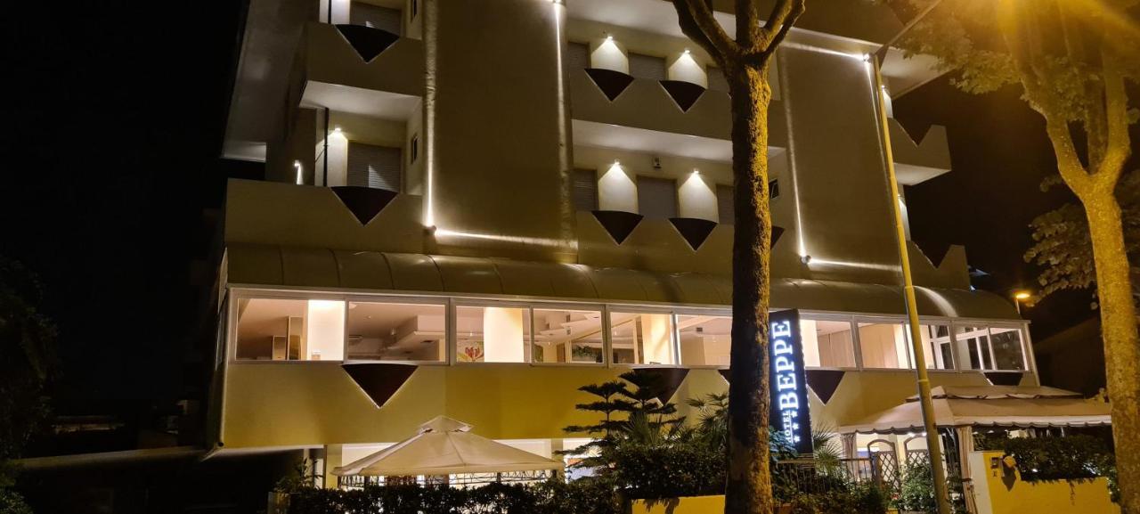 Hotel Beppe Римини Экстерьер фото
