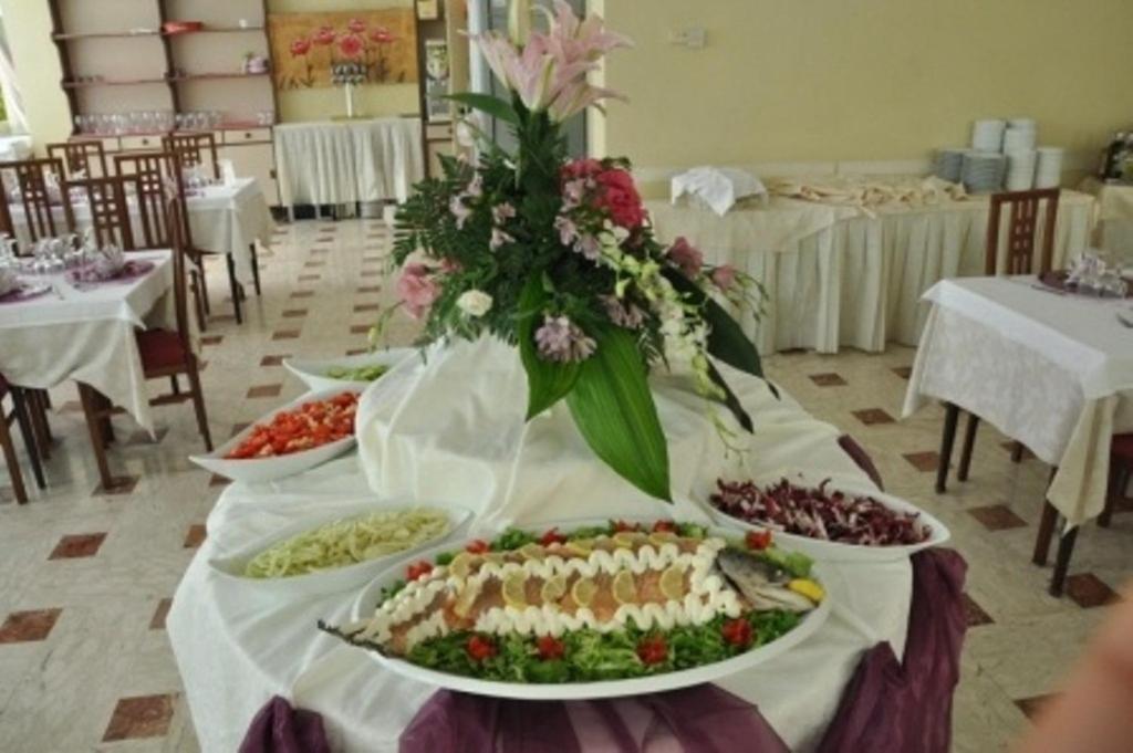 Hotel Beppe Римини Экстерьер фото