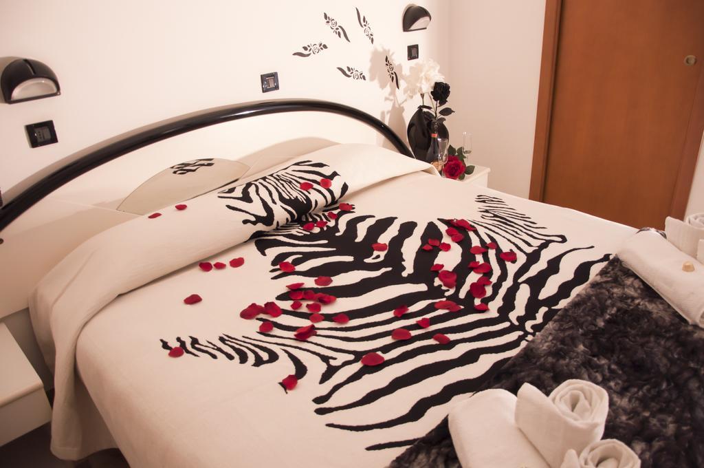 Hotel Beppe Римини Экстерьер фото