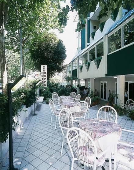 Hotel Beppe Римини Экстерьер фото