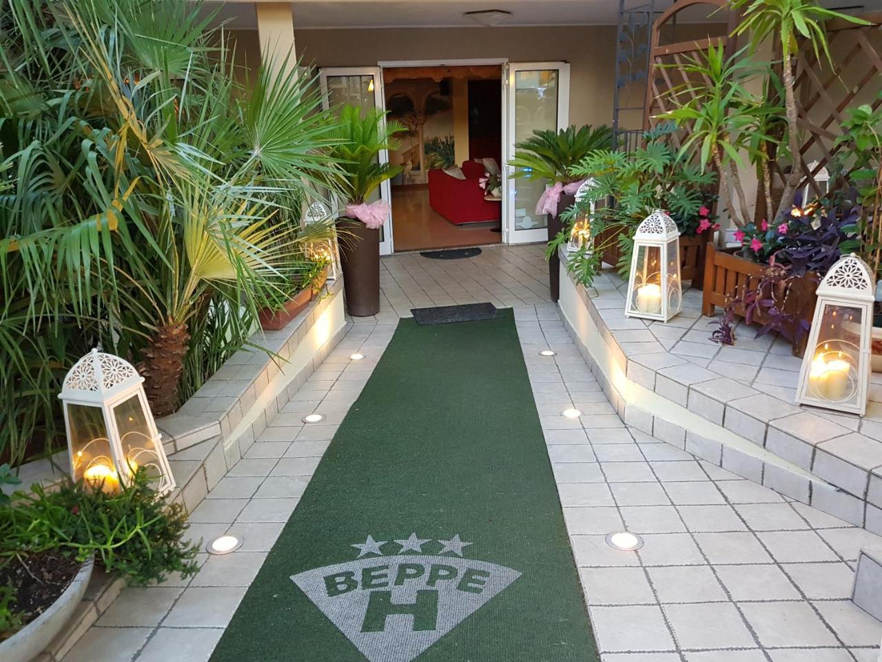 Hotel Beppe Римини Экстерьер фото